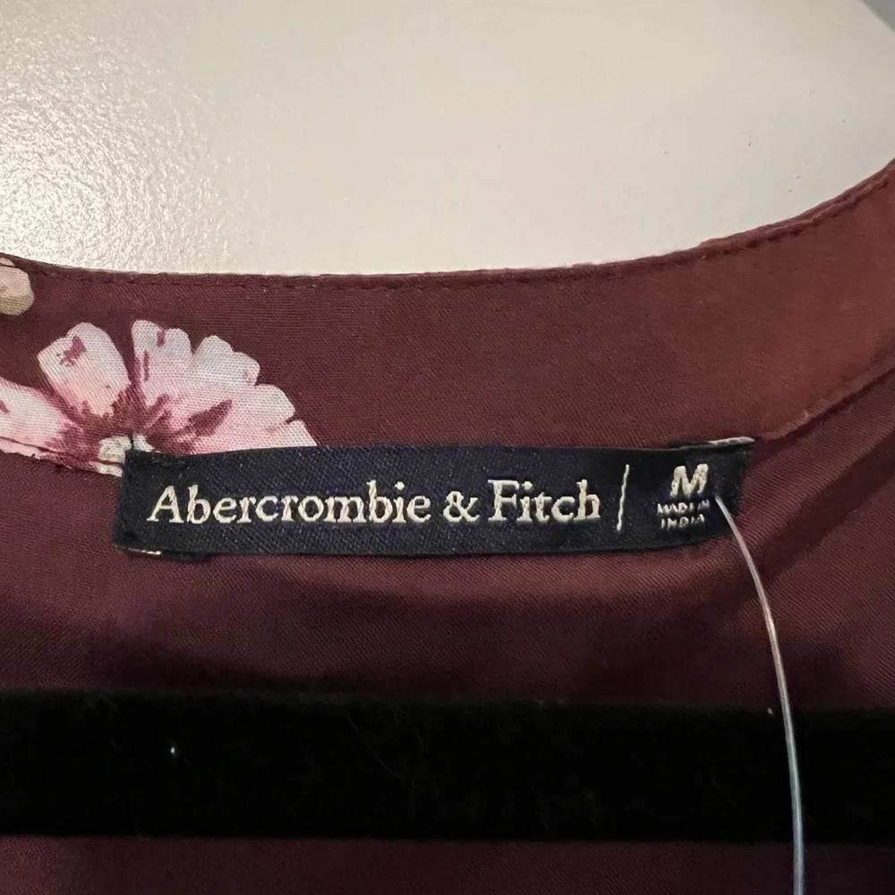 Abercrombie and Fitch. Size Medium. Skater Dress. - Picture 6 of 9